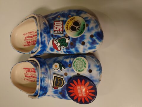 LEVI’SコラボCROCSの写真