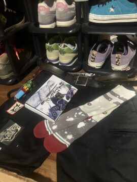新しいソックスと新刊の写真