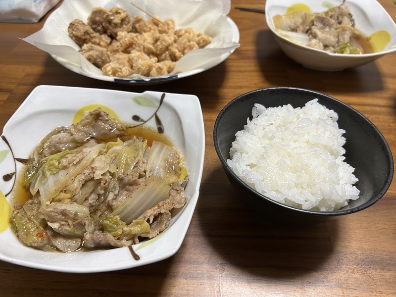 ミルフィーユ鍋となんこつ＆ずりの唐揚げの写真