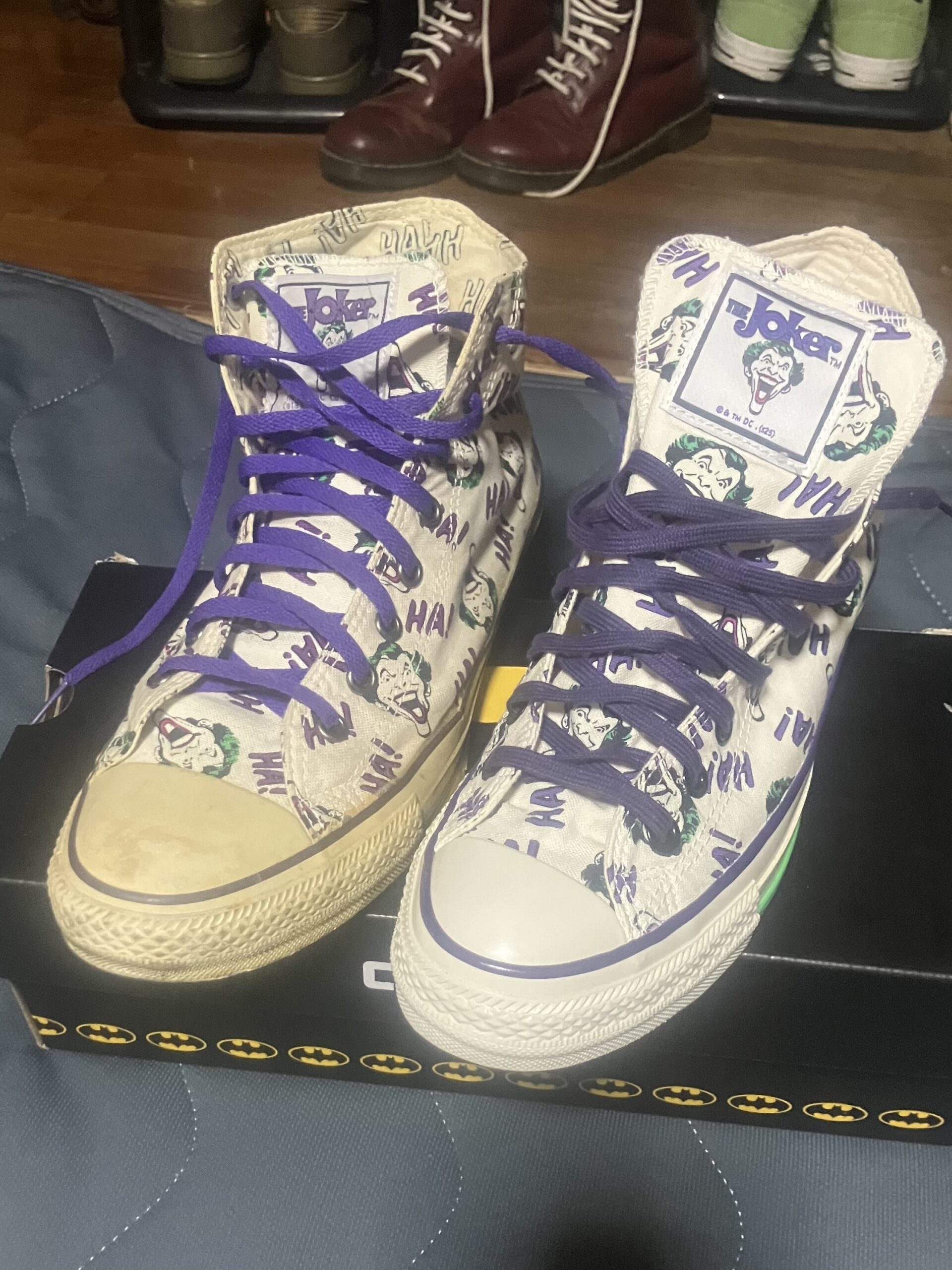 ジョーカー柄CONVERSEの写真